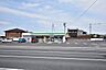 周辺：ファミリーマート春山町店【ファミリーマート春山町店】鹿児島市春山町にあるコンビニです。サービス・設備　駐車場、鹿児島銀行ATM、Famiポート、コピー・FAX、Wi-Fi、たばこ、お酒 990m
