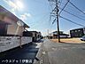 外観：前面道路含む現地写真