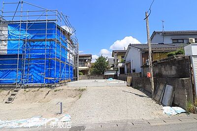 外観:【外観写真】・草牟田小学校まで徒歩1分と通学に便利な立地・各居室6帖以上と広々・南向きで陽当たり良好令和8年8月16日撮影 外観:【外観写真】・草牟田小学校まで徒歩1分と通学に便利な立地・各居室6帖以上と広々・南向きで陽当たり良好令和8年8月16日撮影