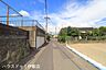 外観：前面道路含む現地写真