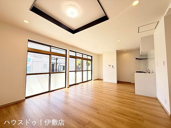 リビング/ダイニングを拡大表示