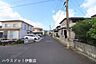 外観：前面道路含む現地写真