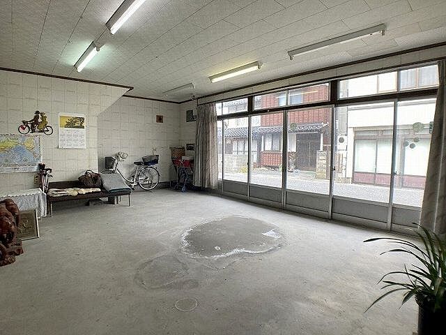 室内 米子市尾高