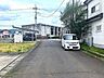 外観：前面道路含む現地写真