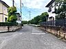 外観：前面道路含む現地写真