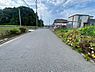 外観：前面道路含む現地写真