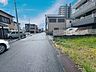 外観：前面道路含む現地写真