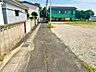 外観：前面道路含む現地写真