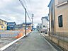 外観：前面道路含む現地写真