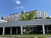江南厚生病院【地域の中核を担う総合病院として、救急医療から専門的な診療まで幅広く対応する医療機関。高度な医療体制を備え、地域住民の健康と安心を支える重要な病院です。】 1420m