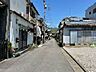 外観：前面道路含む現地写真