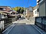 外観：前面道路含む現地写真