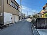 外観：前面道路含む現地写真