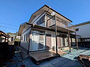 北側接道ですが、お庭のおかげでお部屋にも陽が入ります＾＾