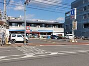 ローソン 高知入明町店 93m
