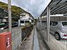 外観：前面道路含む現地写真