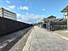 外観：前面道路含む現地写真