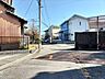 外観：北側道路 西から東方向