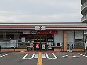 セブン・イレブン高知神田西店 400m