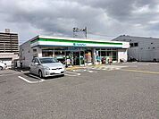 ファミリーマート 高知仲田町店 350m