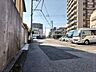 外観：南側道路 東から西方向