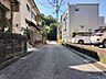 外観：北側道路 東から西方向