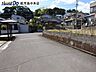 外観：【前面道路】南東向きの前面道路幅は約6ｍです！住宅街の一画にある静かな住環境です♪