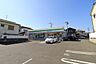 周辺：ファミリーマート西陵四丁目店【ファミリーマート 西陵四丁目店】飲食品、日用品を取扱うコンビニエンスストアー 180m