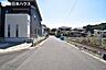 その他：【前面道路】西向きの前面道路幅は約6ｍと広々です♪団地内の道路で静かな住環境です♪