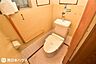 トイレ：【トイレ】温水洗浄便座機能付きのトイレです！