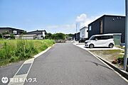 【前面道路】南向きの前面道路です
