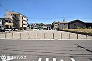 3方角地【敷地面積689.81m2(208.66坪)】建築条件なし！西から撮影