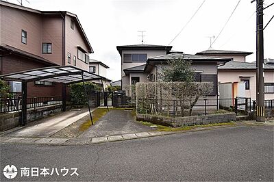 外観:北西向き道路【敷地面積234.96m2(71.07坪)】駐車2台!空き物件です♪ 外観:北西向き道路【敷地面積234.96m2(71.07坪)】駐車2台!空き物件です♪