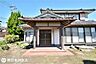 外観：【外観】敷地内外観です！1981年8月築：6DK木造2階建ての家があります。