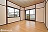 洋室：【洋室】2階6帖の東南角部屋です！南向きのバルコニーに面した明るい室内です♪