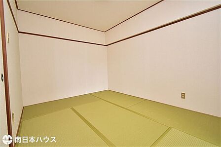 【和室】6帖の和室です!ダイニングキッチンの隣のお部屋です♪