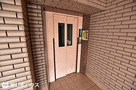 【トーカンマンションナポリ通りのエレベーター】