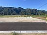 外観：建築前現地写真です。敷地面積は約71坪の整形地です。東側に庭スペース、南側に駐車スペースを設けます。駐車スペースには並列で5台駐車可能です。