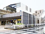 【モノレール「城野」駅】再開発が進み発展しました。病院やマンションが立ち並び、駅も綺麗です。近隣には、小・中学校やコンビニがあります。通勤・通学の際も便利な駅です♪ 1214m