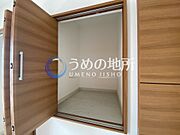 洋室収納2