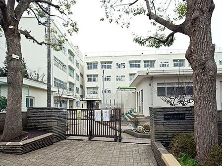 横浜市立二俣川小学校 徒歩10分。 780m