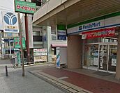 ファミリーマート横浜立場駅店 徒歩7分。 540m