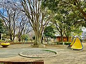 翠ケ丘公園 徒歩8分。 580m
