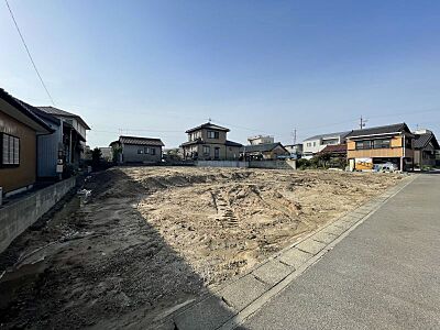 外観：土地面積118坪超の広々敷地です。