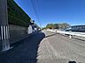 外観：前面道路含む現地写真