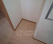キッチンに冷蔵庫を置くスペースもあります。