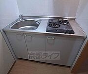水色基調のシステムキッチンです。