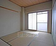 ゆったりくつろげる和室です。