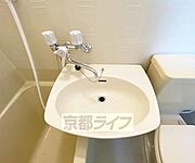お手入れしやすい洗面台です。