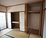 大きな収納がツインで。